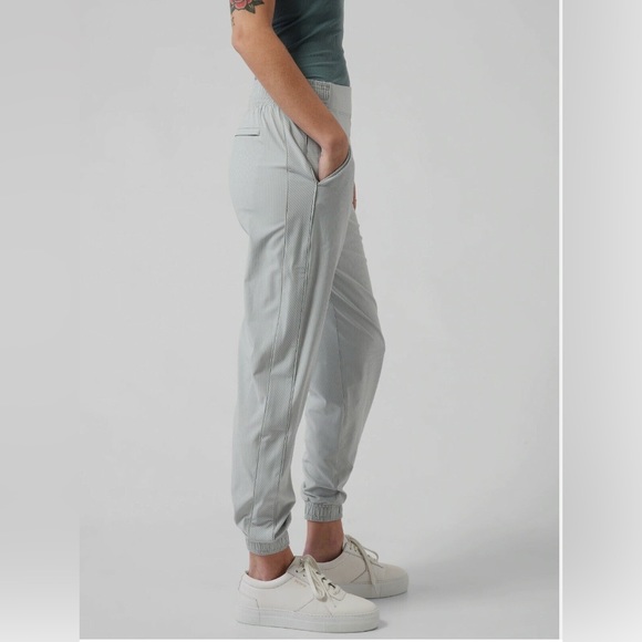 Athleta Pants & Jumpsuits Athleta Brooklyn Textured Jogger In City